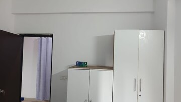 Furnished Amenities in 3 BHK Apartment at Indiabulls Centrum Park, Sector 103 – for Rent
