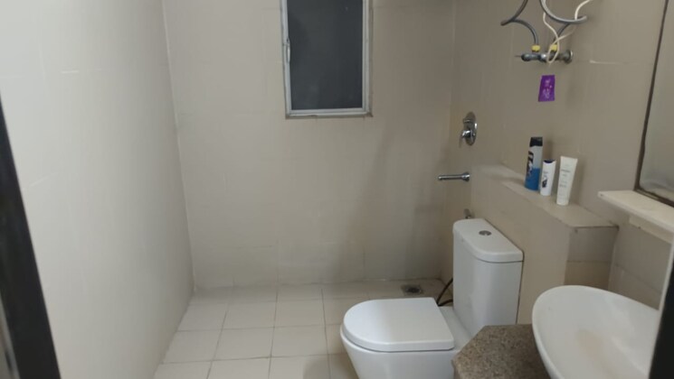 Bathroom, indiabulls-centrum-park 3 Bedroom 3500 Sq.Ft. Apartment In Sector 103 Gurgaon 7899112