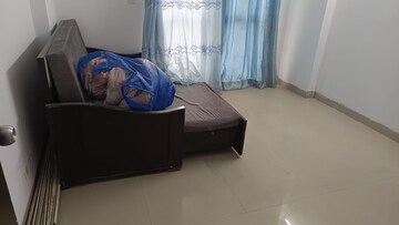Room in 3 BHK Apartment at Indiabulls Centrum Park, Sector 103 – for Rent