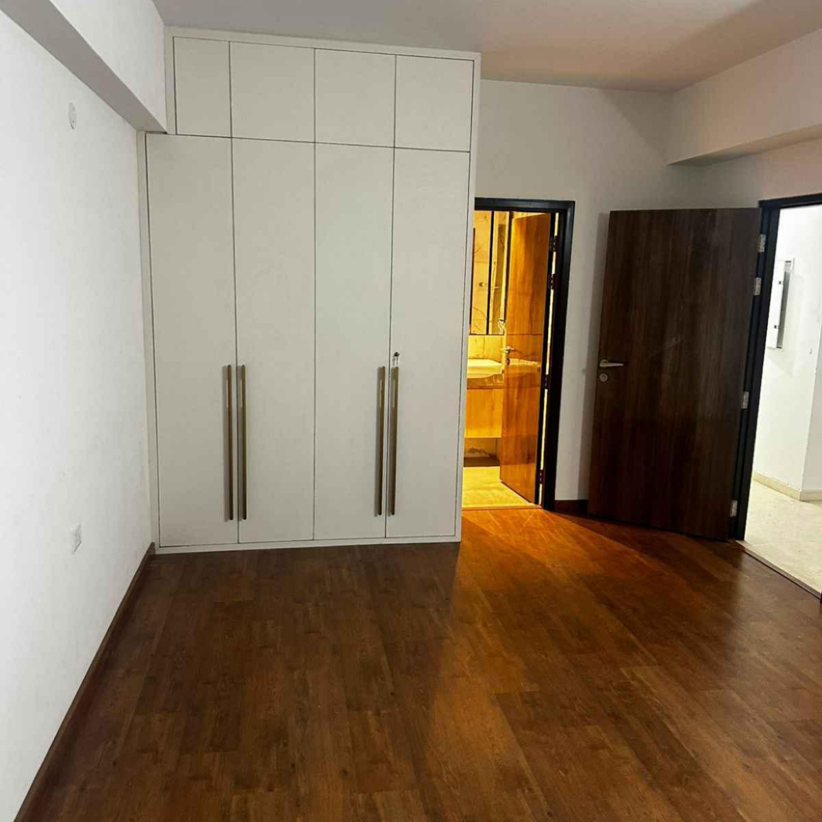 4 BHK + Servant Room,Extra Room Builder Floor For Sale in DLF Garden City Independent Floors