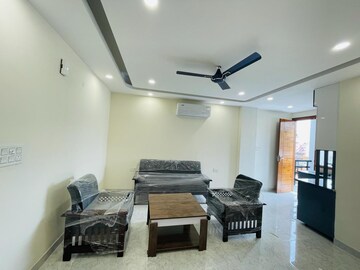 Living Room in 2 BHK Builder Floor at Sector 45 – for Rent