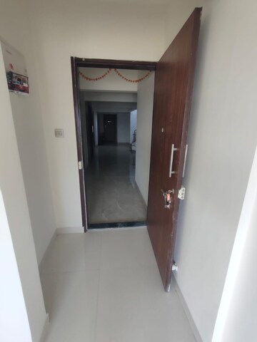 Room in 2 BHK Apartment at Shubh Casa Feliz, Magarpatta City – for Rent