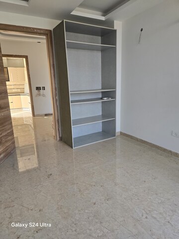 Room in 3 BHK Apartment at Santur Aspira, Sector 3 – for Rent