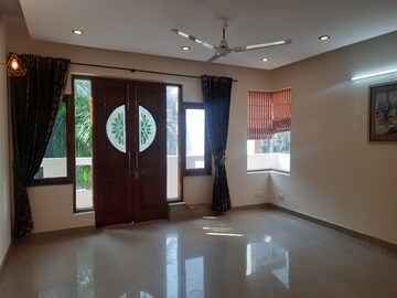 Living Room in 3 BHK Builder Floor at Ansal Sushant Lok I, Sector 43 – for Rent