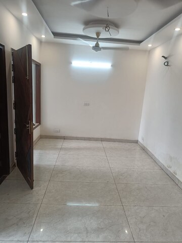Room in 3 BHK Apartment at Motiaz Royal Citi, Ambala Highway – for Rent