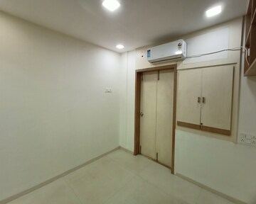 Room in  Office Space at Dadar West – for Rent