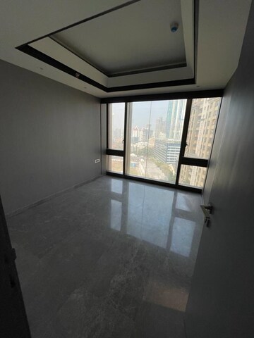 Room in 3 BHK Apartment at Lodha Trump Tower, Worli – for Rent