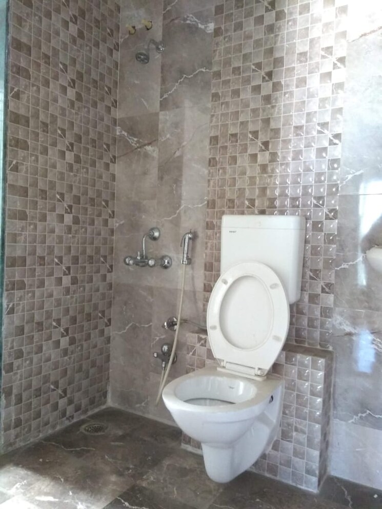 Bathroom, mohan-highlands 2 Bedroom 1045 Sq.Ft. Apartment In Badlapur East Thane 7899318