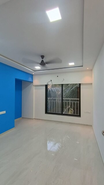 Room in 2 BHK Apartment at Vile Parle East – for Rent