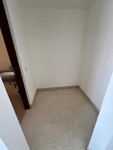 Room in 3.5 BHK Apartment at Puri Emerald Bay, Sector 104 – for Sale