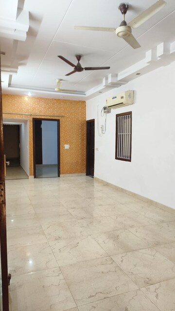 Master Bedroom in 2 BHK Builder Floor at Vasundhara Sector 5 – for Rent