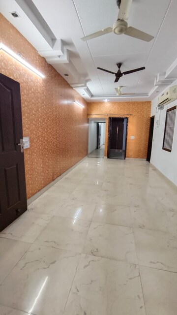 Room in 2 BHK Builder Floor at Vasundhara Sector 5 – for Rent