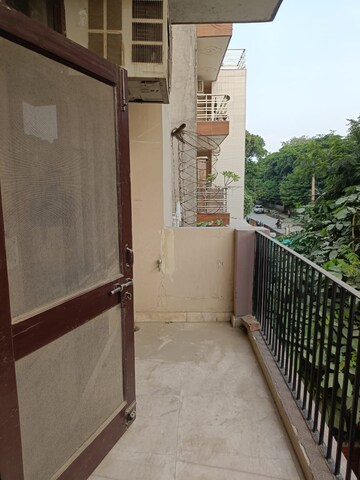 Balcony in 3 BHK Builder Floor at Sector 23 – for Rent