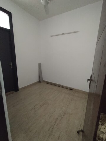  3 BHK Apartment at Aims Golf City, Sector 75 – for Sale