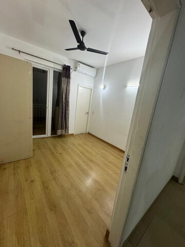 Room in 3 BHK Apartment at Emaar Gurgaon Greens, Sector 102 – for Rent