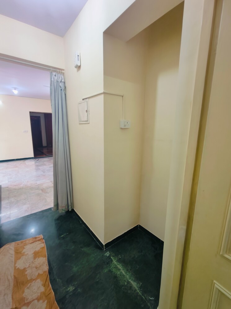 Master Bedroom, hiranandani-estate-brentford 1 Bedroom 450 Sq.Ft. Apartment In Ghodbunder Road Thane 7899385