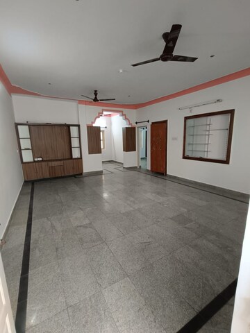 Room in 2 BHK Builder Floor at Hsr Layout – for Rent