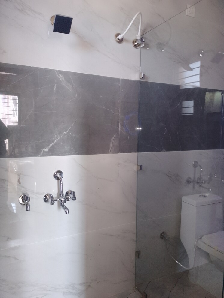 Bathroom, kharar 3 Bedroom 150 Sq.Yd. Apartment In Kharar Mohali 7899427