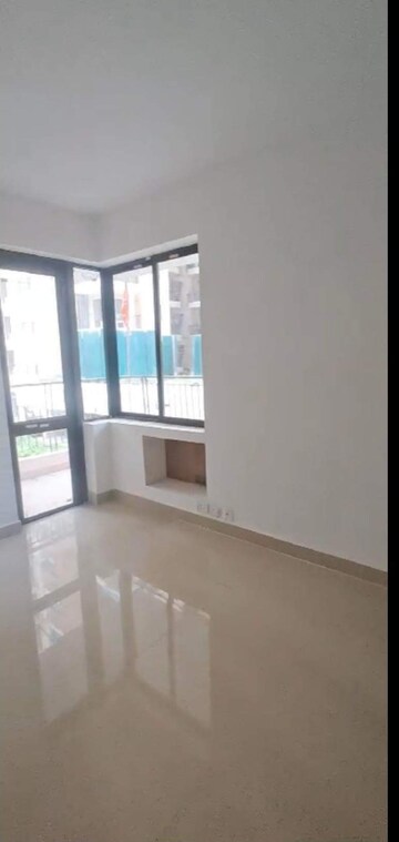Room in 3 BHK Apartment at RG Luxury Homes, Sector 16b Greater Noida – for Rent