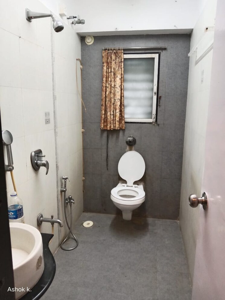 Bathroom, ekta-tower 1 Bedroom 415 Sq.Ft. Apartment In Parel Mumbai 7899456