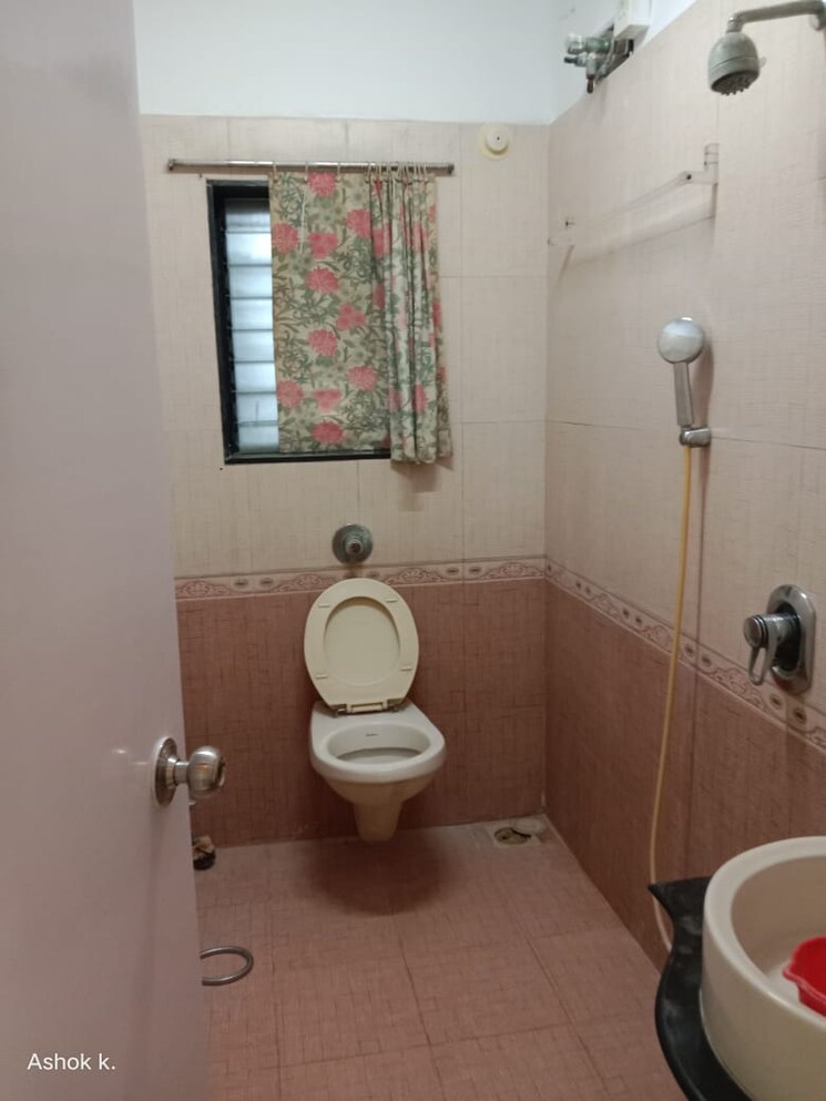 Bathroom, ekta-tower 1 Bedroom 415 Sq.Ft. Apartment In Parel Mumbai 7899456