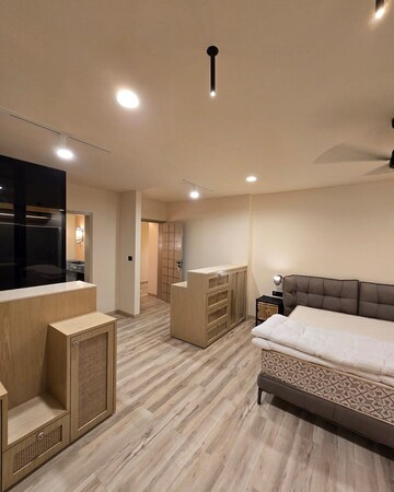Bedroom in 4 BHK Apartment at Juhu – for Rent