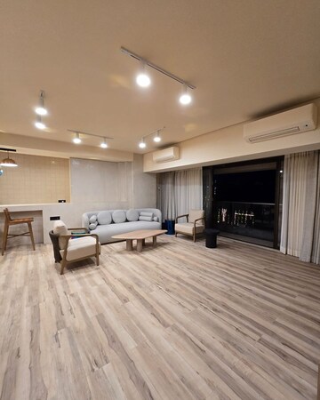 Parking in 4 BHK Apartment at Juhu – for Rent