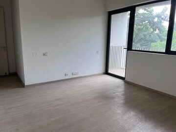Room in 2 BHK Apartment at Ireo Skyon, Sector 60 – for Sale