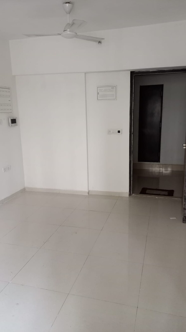 Room, lodha-splendora 1 Bedroom 460 Sq.Ft. Apartment In Ghodbunder Road Thane 7899441