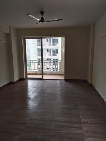 Room in 3 BHK Apartment at Ansal Height 86, Sector 86 – for Rent