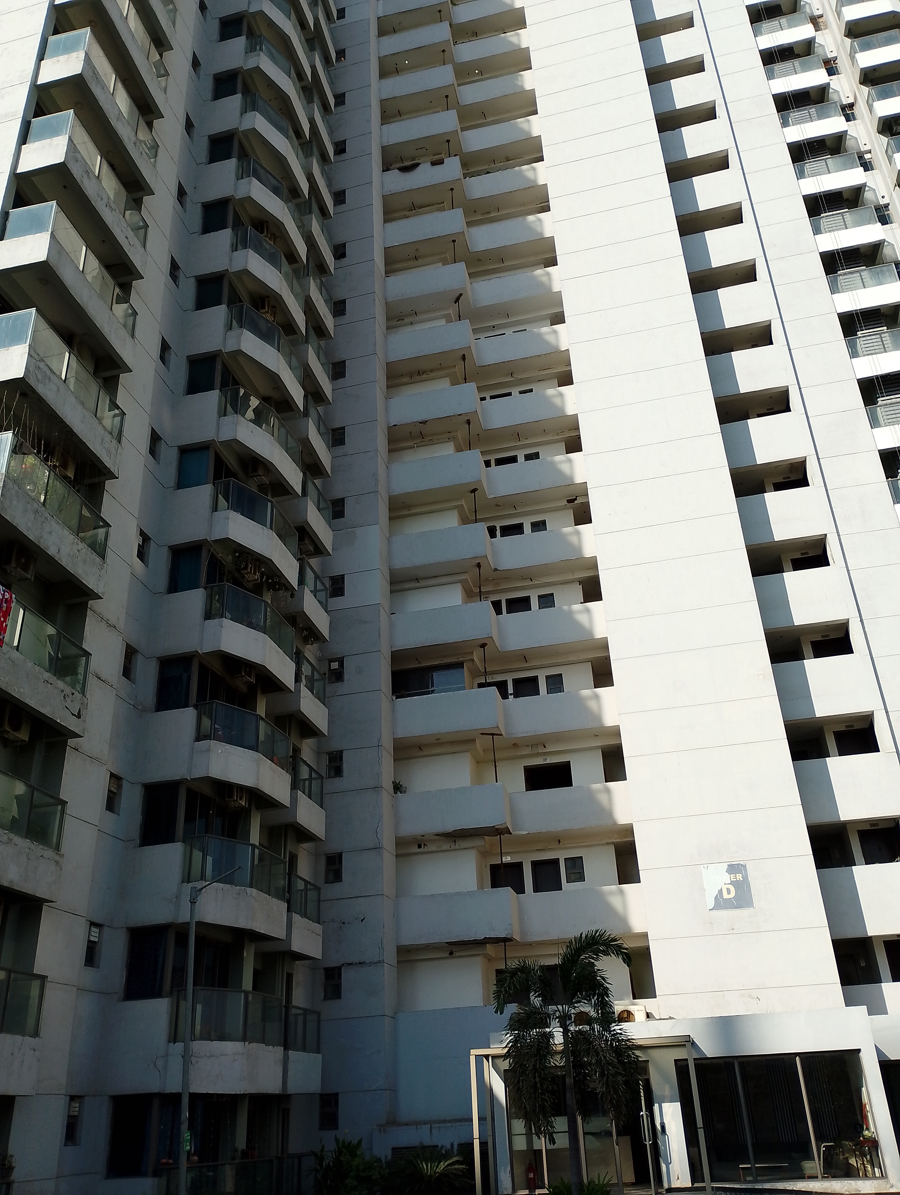 4 BHK + Servant Room Apartment For Sale in Sector 106