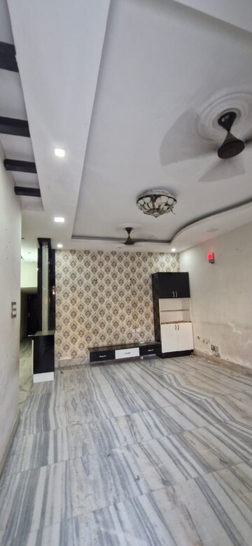 Living Room in 3.5 BHK Independent House at Sector 7 – for Rent