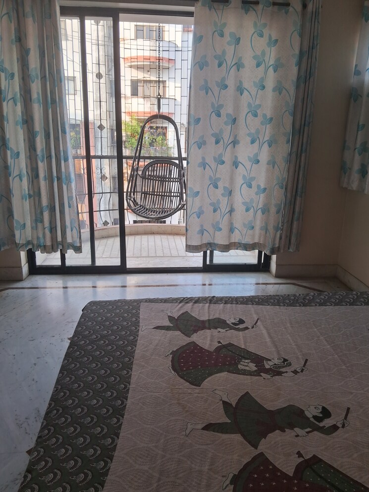 Balcony, shirine-garden-co-operative-housing-society-ltd 3 Bedroom 1600 Sq.Ft. Apartment In Aundh Pune 7899627