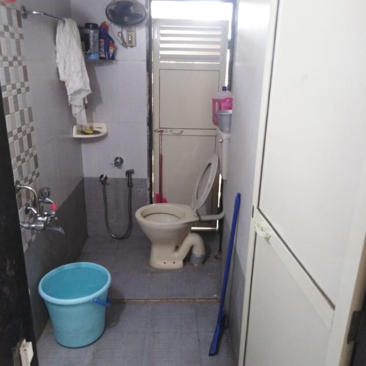 Bathroom, thane west 2 Bedroom 600 Sq.Ft. Apartment In Thane West Thane 7899635