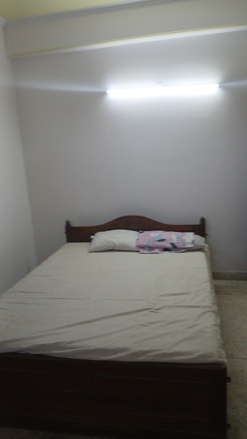 Room in 2 BHK Apartment at Bhagirathi Sehkari Awas, Sector 62 – for Rent