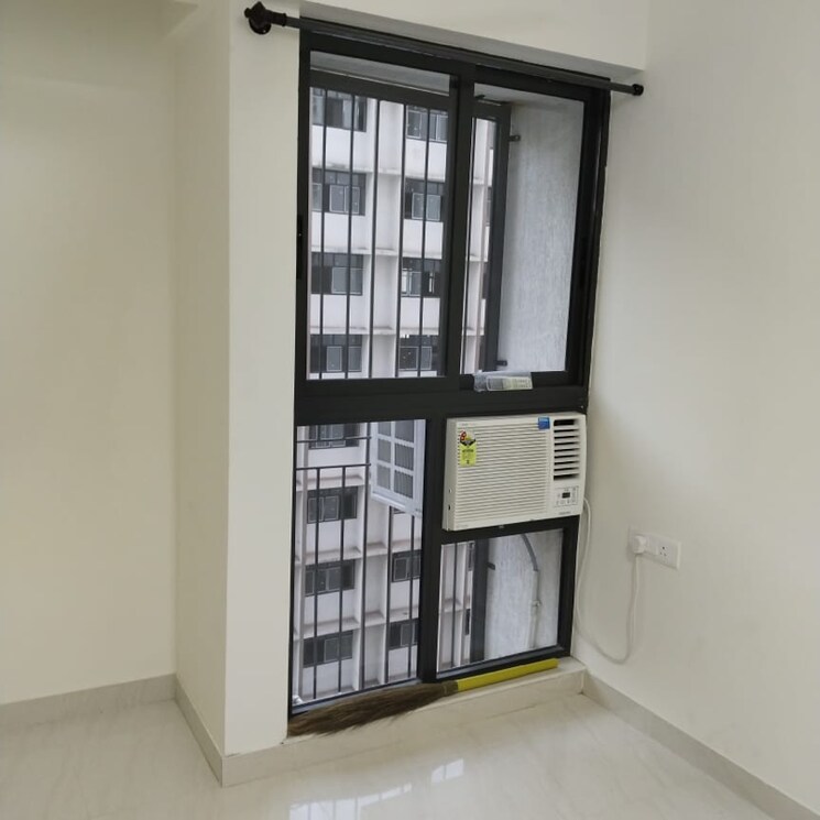 Room, lodha-crown-quality-homes 1 Bedroom 317 Sq.Ft. Apartment In Balkum Pada Thane 7899668