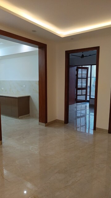 Room in 2 BHK Apartment at Omaxe Heights, Sector 86 – for Sale