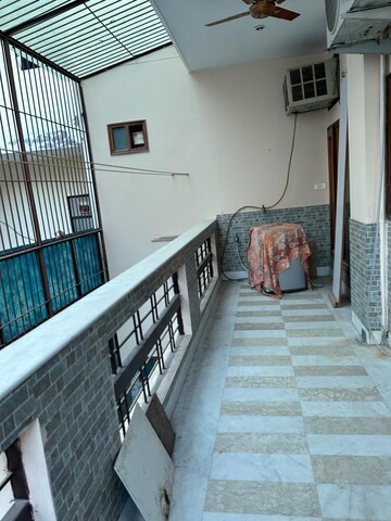 Balcony in 3 BHK Builder Floor at Ansal Sushant Lok I, Sector 43 – for Rent