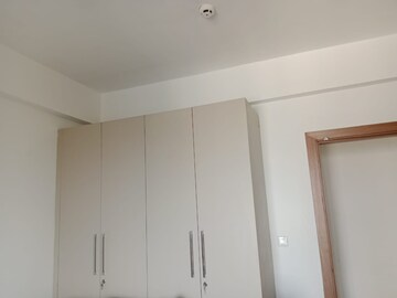 Room in 3 BHK Apartment at Pareena Coban Residences, Sector 99a – for Rent