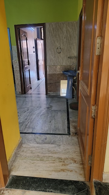 Master Bedroom in 1 BHK Builder Floor at Palam Vihar Residents Association, Palam Vihar – for Rent