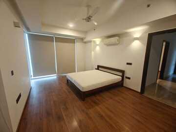 Room in 3 BHK Apartment at Mahindra Luminare, Sector 59 – for Sale