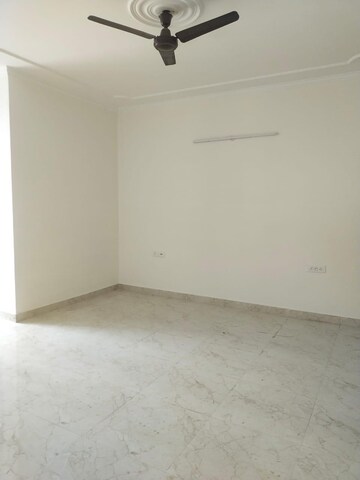 Room in 2 BHK Apartment at Shree Vardhman Green Court, Sector 90 – for Sale