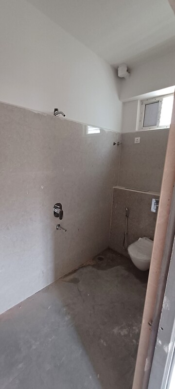 Furnished Amenities in 3 BHK Apartment at Kondapur – for Sale