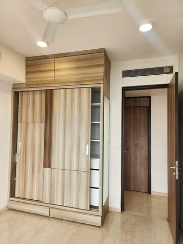 Room in 4 BHK Apartment at Lodha The Park, Worli – for Rent
