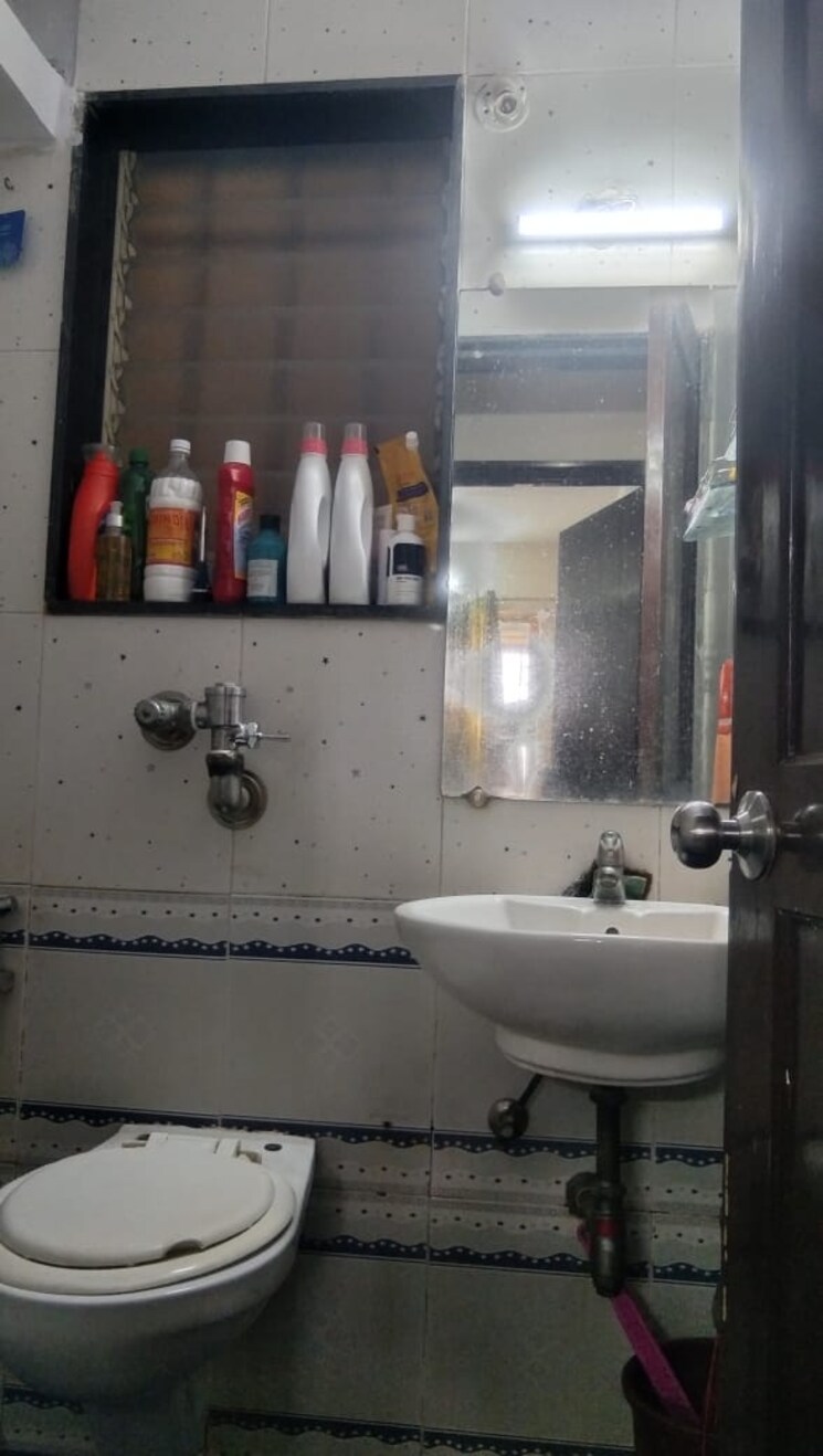 Bathroom, dosti-olive 2 Bedroom 636 Sq.Ft. Apartment In Wadala East Mumbai 7900001