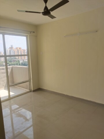 Room in 2 BHK Apartment at Pyramid Elite, Sector 86 – for Rent