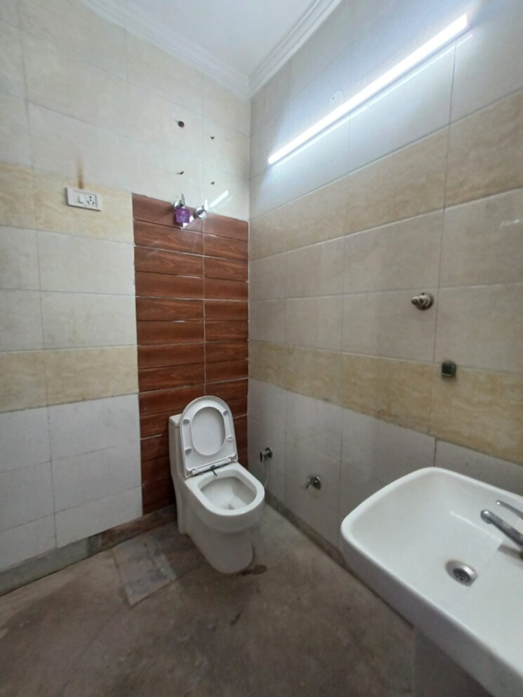 Bathroom, ansal-plaza-sector-23 2 Bedroom 2400 Sq.Ft. Builder Floor In Palam Vihar Gurgaon 7900012