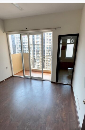 Room in 3 BHK Apartment at Mahagun Mywoods III, Sector 16c Greater Noida – for Sale