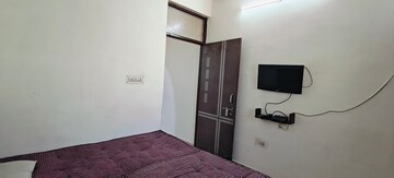 Room in 1 BHK Builder Floor at Mayur Vihar Phase 1 – for Rent