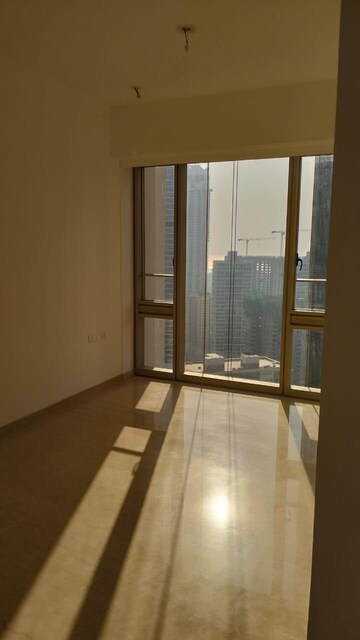 Room in 4 BHK Apartment at Lodha Marquise, Worli – for Rent